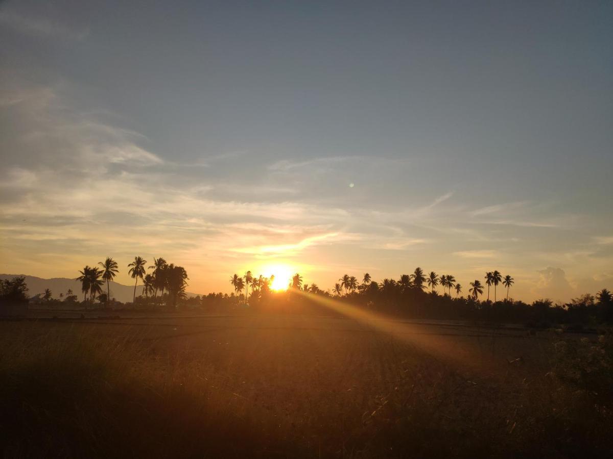 Sunset Homestay By Harry & Mimin Telaga Bagian luar foto